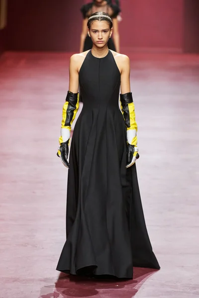 Look 17